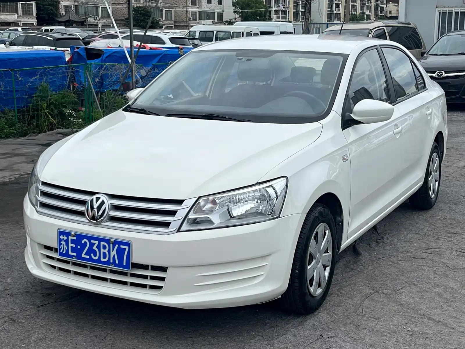 VOLKSWAGEN SANTANA 2013