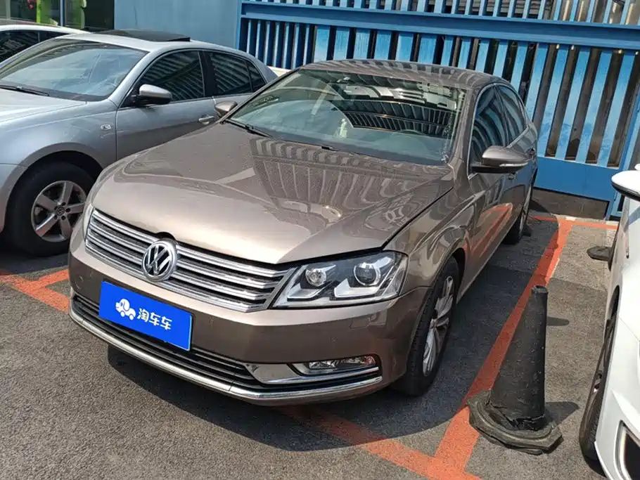 VOLKSWAGEN MAGOTAN 2013