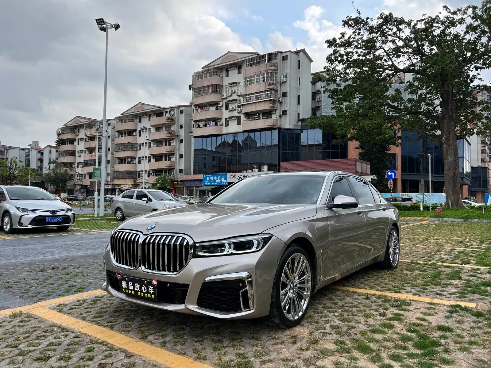 BMW 7-SERIES 2013