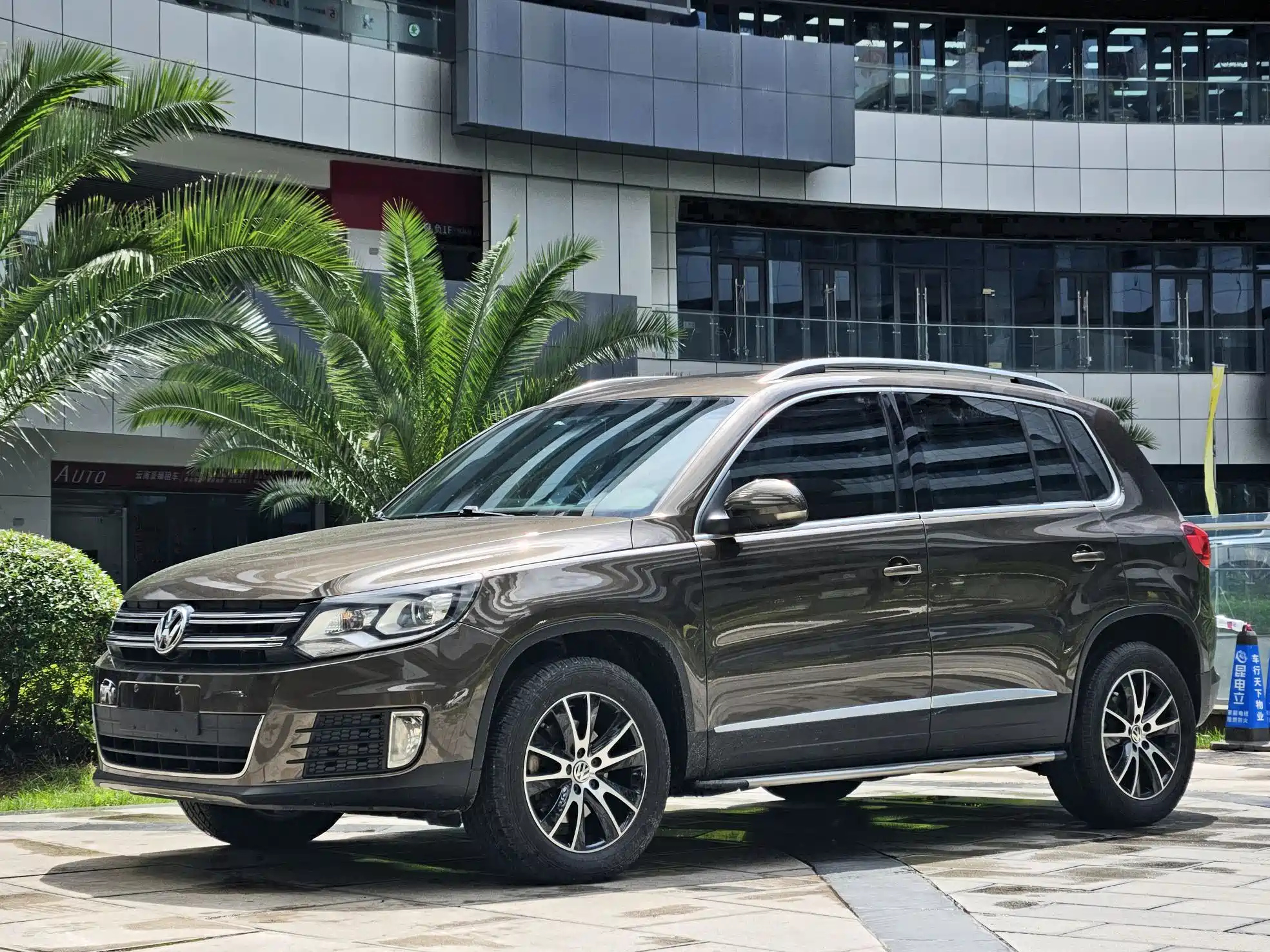 VOLKSWAGEN TIGUAN 2013
