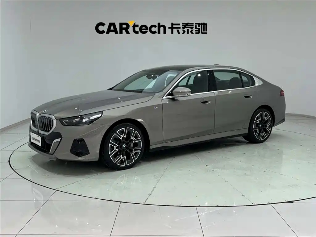 BMW 5-SERIES 2024