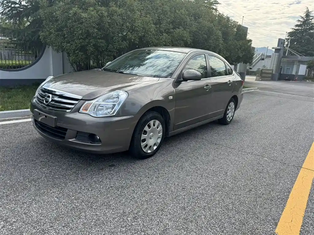 NISSAN SYLPHY 2012
