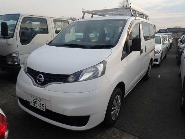 NISSAN NV200 2019