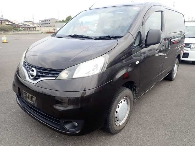 NISSAN NV200 2018
