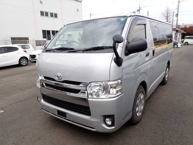 TOYOTA HIACE VAN 2018