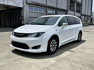Заказать CHRYSLER BIG 捷龙PHEV IMPO