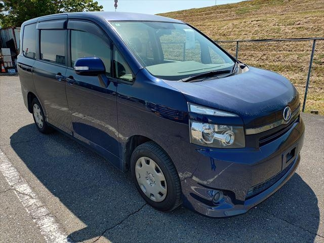 TOYOTA VOXY 2007