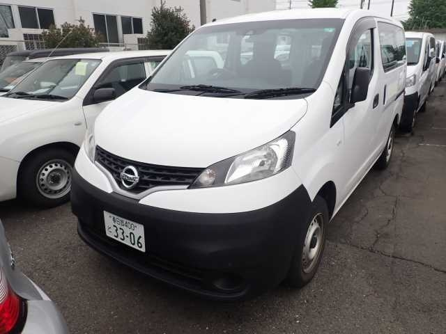 NISSAN NV200