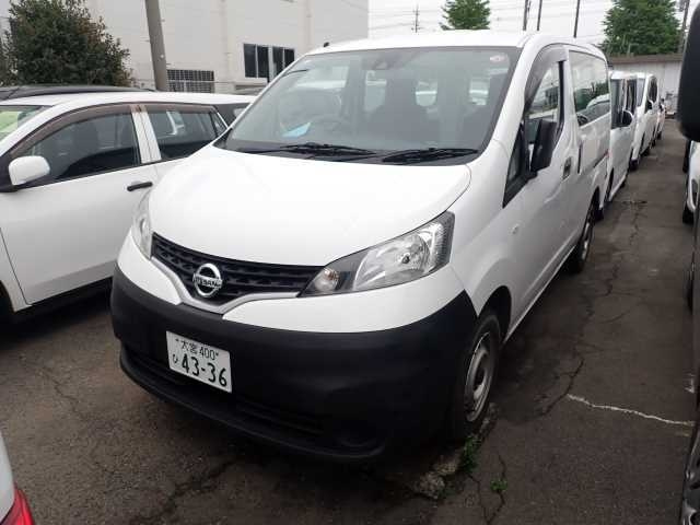 NISSAN NV200