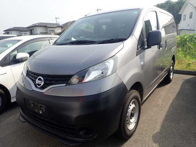 NISSAN NV200 2018