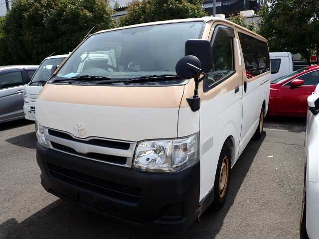 TOYOTA HIACE VAN 2014