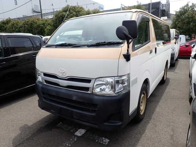 TOYOTA HIACE VAN 2014