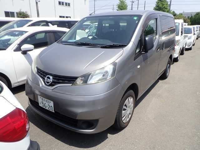 NISSAN NV200 2017