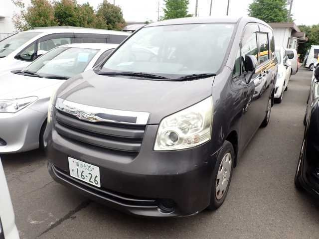 TOYOTA NOAH 2009