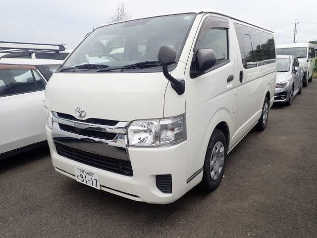 TOYOTA HIACE VAN 2019