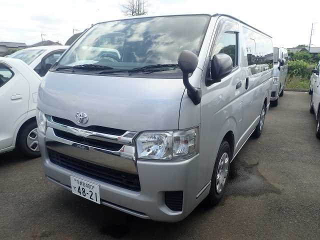 TOYOTA HIACE VAN 2015