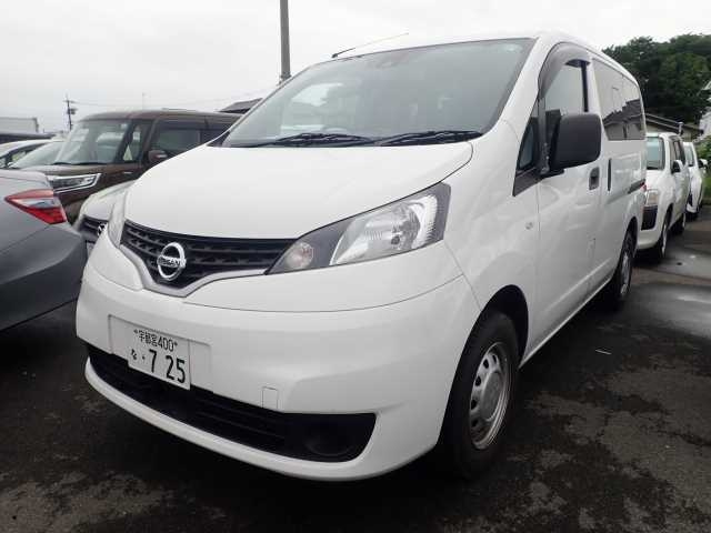 NISSAN NV200