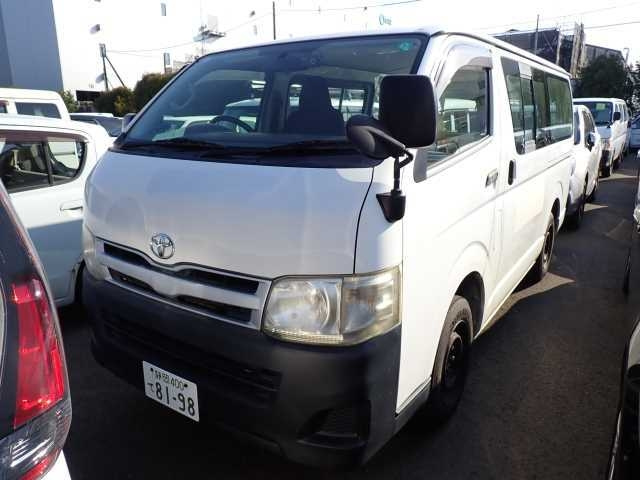 TOYOTA HIACE VAN 2011