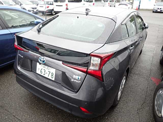 TOYOTA PRIUS 2021