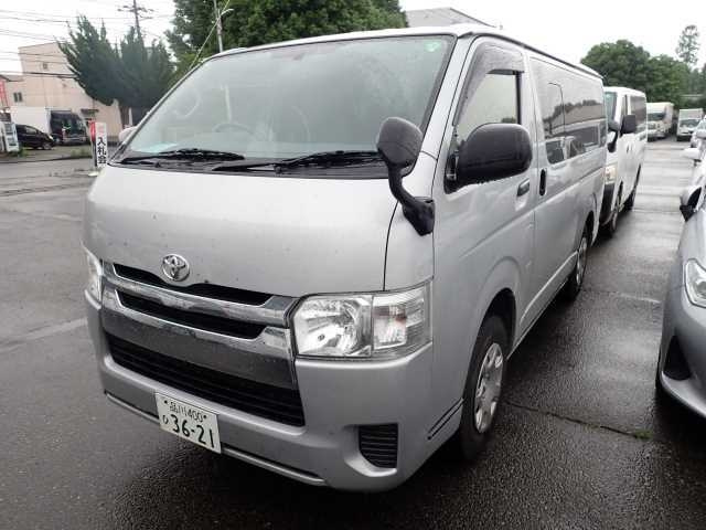 TOYOTA HIACE VAN 2016