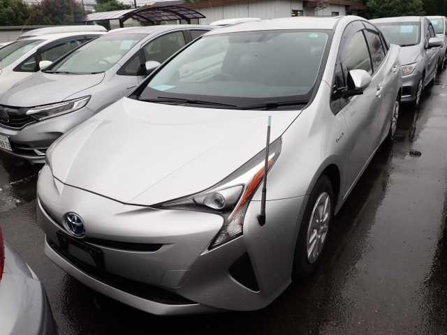TOYOTA PRIUS 2016