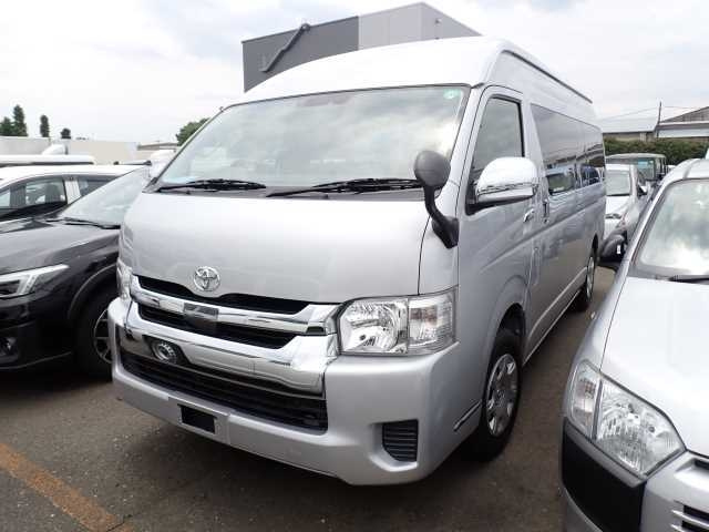 TOYOTA HIACE 2018