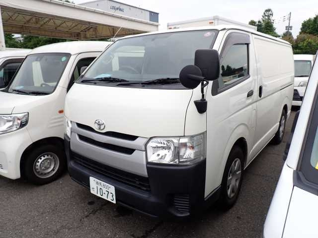 TOYOTA HIACE VAN 2017