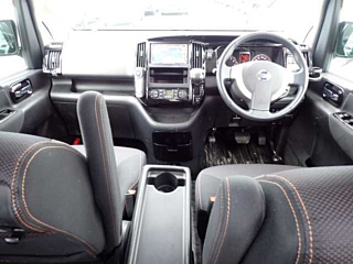NISSAN SERENA 2010
