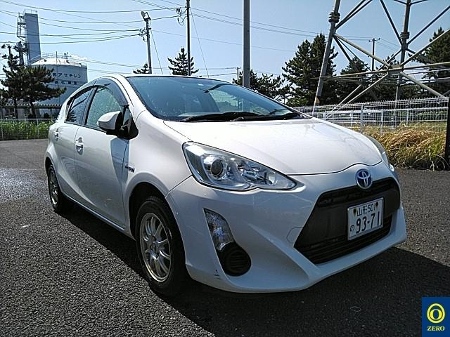 TOYOTA AQUA 2016