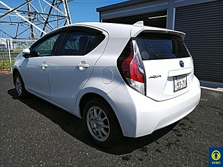 TOYOTA AQUA 2016
