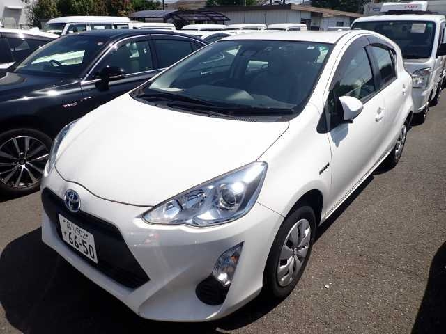 TOYOTA AQUA 2016