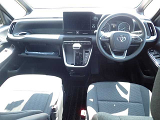 TOYOTA VOXY 2023