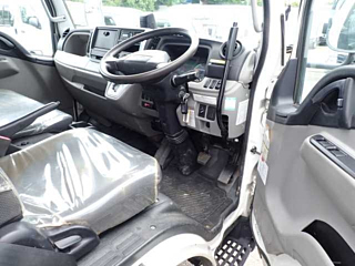 MITSUBISHI CANTER 2019