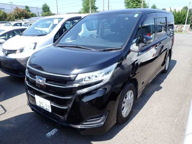 TOYOTA NOAH 2018