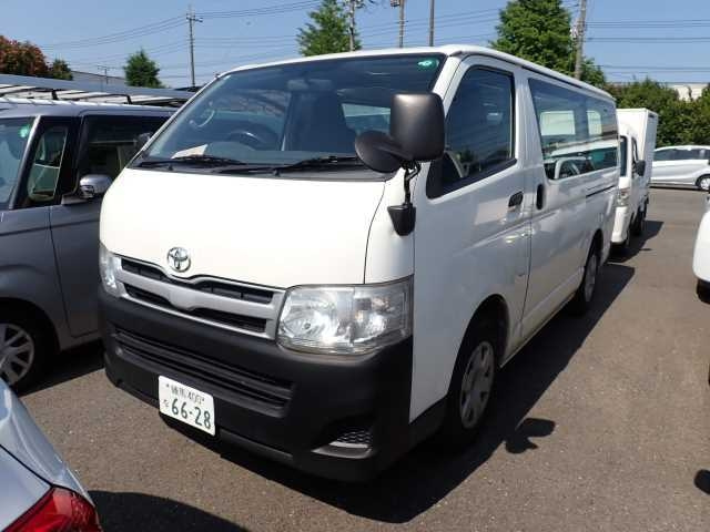 TOYOTA HIACE VAN 2011