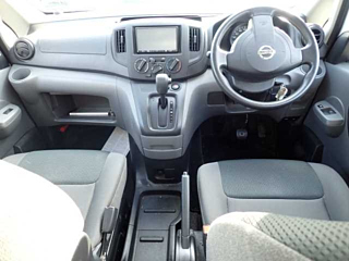 NISSAN NV200 2019