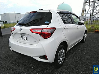 TOYOTA VITZ 2018