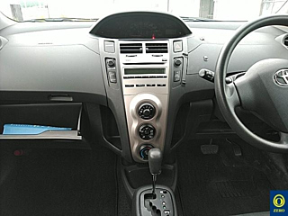 TOYOTA VITZ 2008