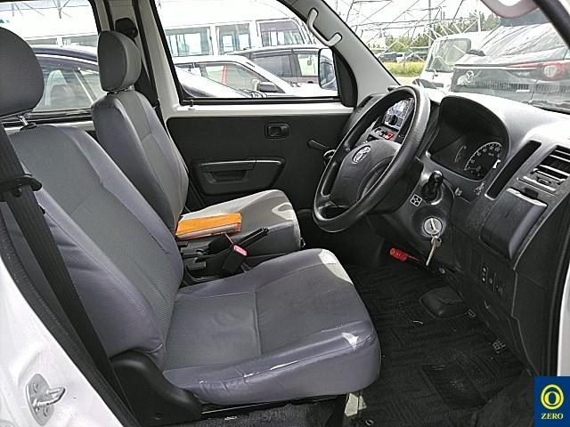 TOYOTA TOWN ACE VAN 2015