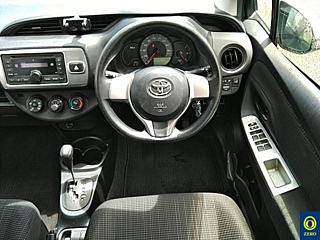 TOYOTA VITZ 2014