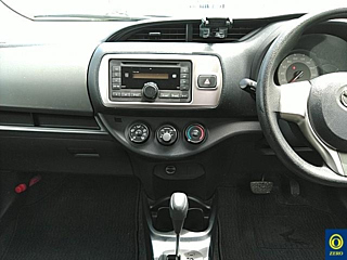 TOYOTA VITZ 2014