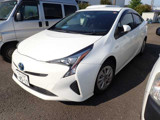 TOYOTA PRIUS 2016