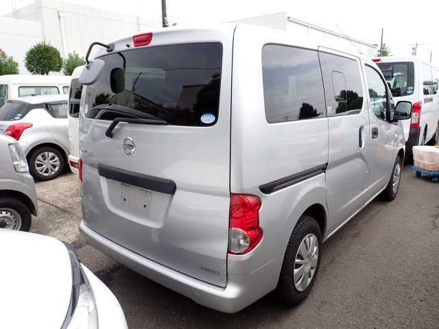NISSAN NV200 2018