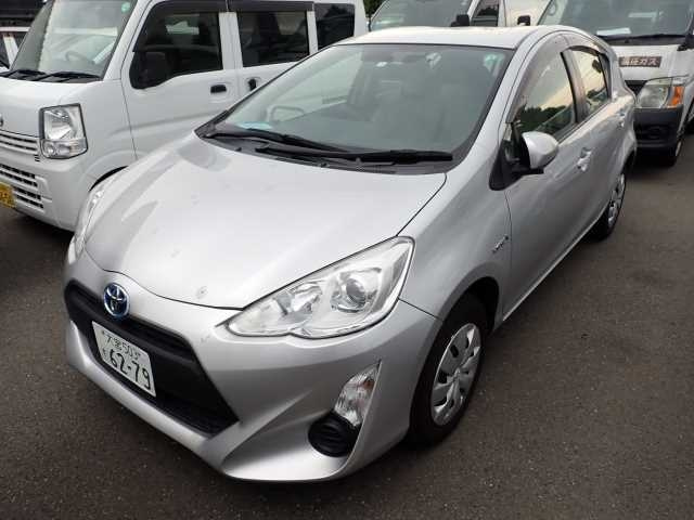 TOYOTA AQUA 2016