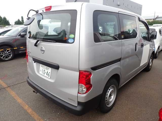 NISSAN NV200 2020