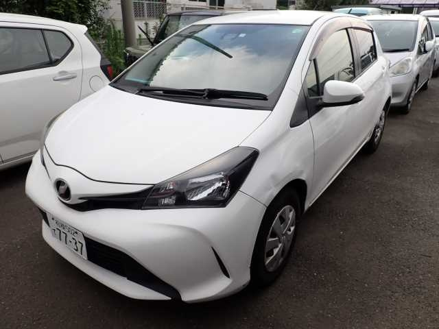TOYOTA VITZ 2016