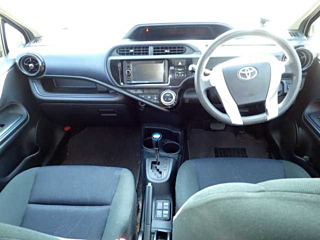 TOYOTA AQUA 2016