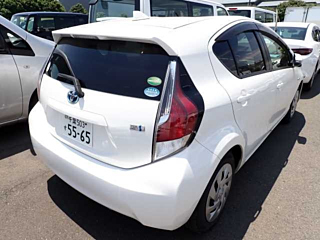 TOYOTA AQUA 2016