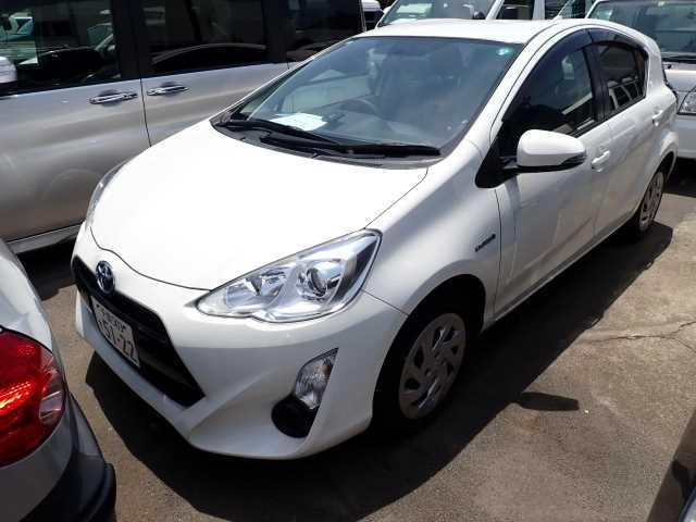 TOYOTA AQUA 2016