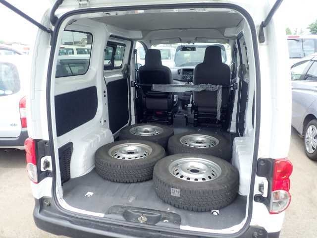 NISSAN NV200 2018